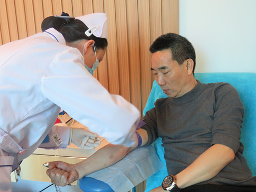 恒企董事长_湖南云企李泊董事长图