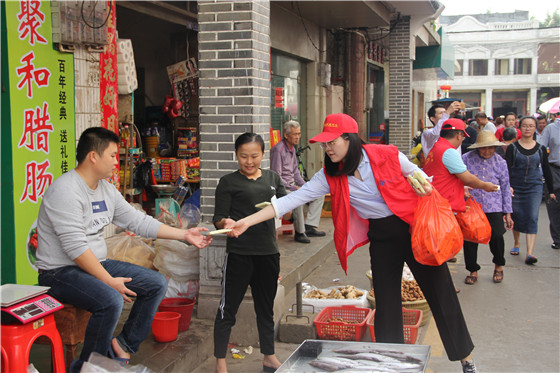 能献血的人占多少人口比例_无偿献血图片