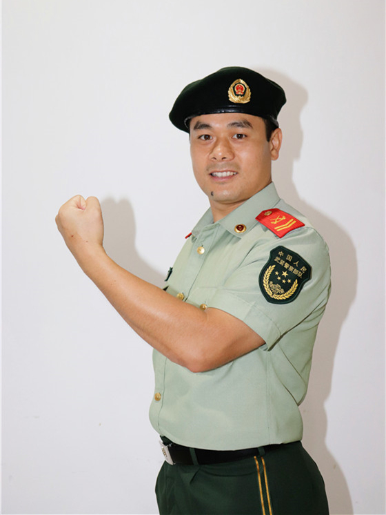 曾捐献造血干细胞淋巴细胞的武警三级士官邓志刚第100次献血