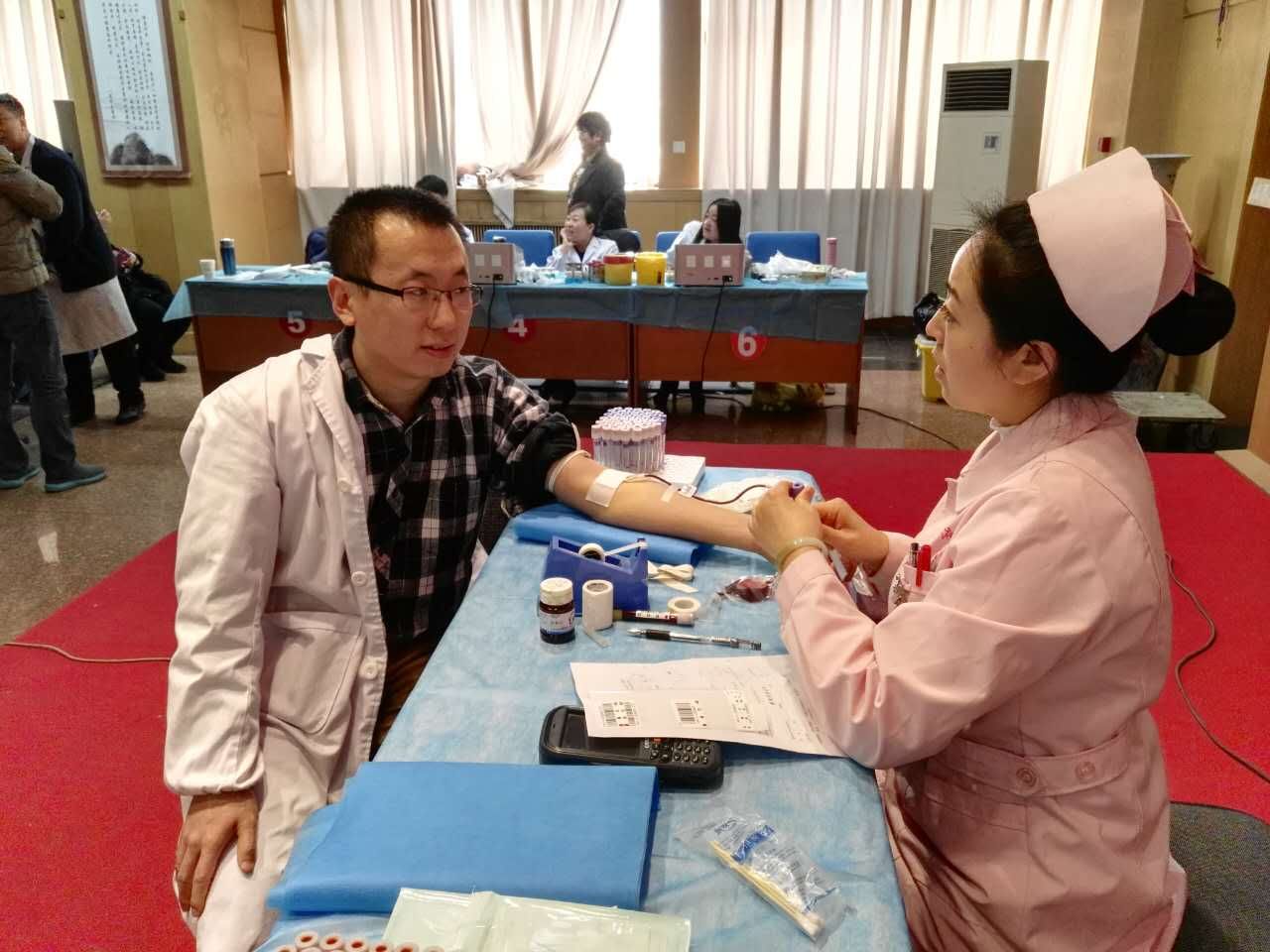 时代新人赵宏宇——采血路上不停歇